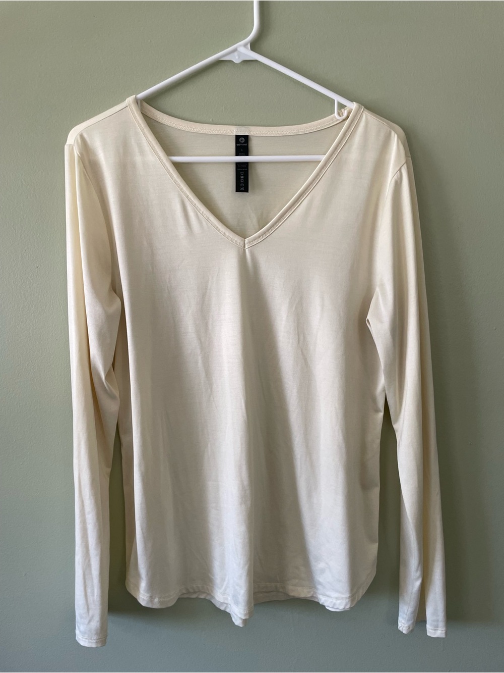90 Degree By Reflex Cream V-Neck Long Sleeve Top